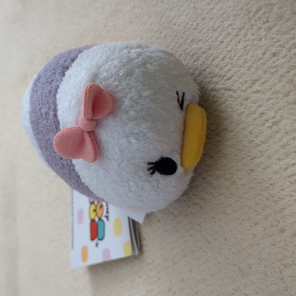 Daisy Duck Winky Eye Tsum Tsum
